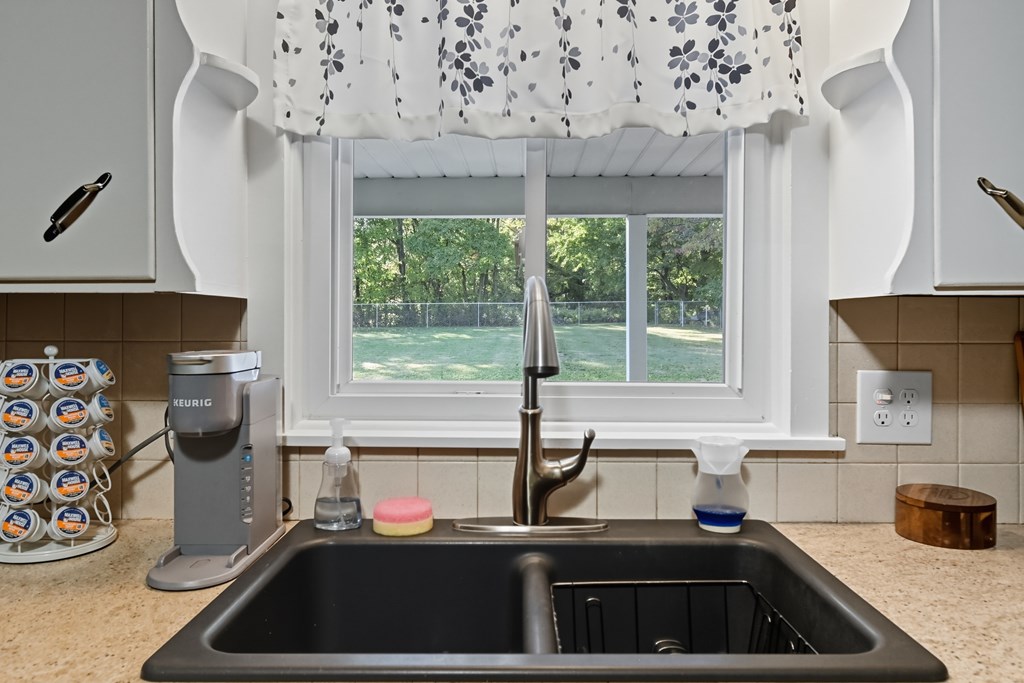 36 S Ridge Road, Mansfield, Ohio 44905, 2 Bedrooms Bedrooms, ,1 BathroomBathrooms,Residential,For Sale,Ridge Road,9069527