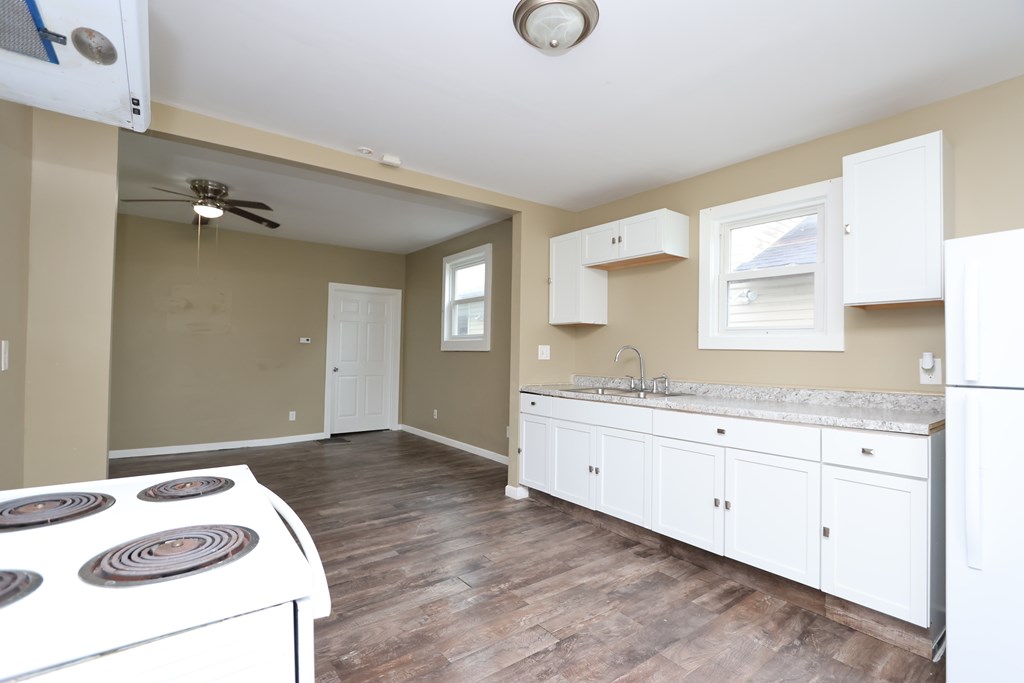 282 W Fifth Street, Mansfield, Ohio 44903, 3 Bedrooms Bedrooms, ,2 BathroomsBathrooms,Residential,For Sale,Fifth Street,9069536