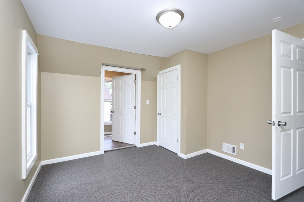 282 W Fifth Street, Mansfield, Ohio 44903, 3 Bedrooms Bedrooms, ,2 BathroomsBathrooms,Residential,For Sale,Fifth Street,9069536