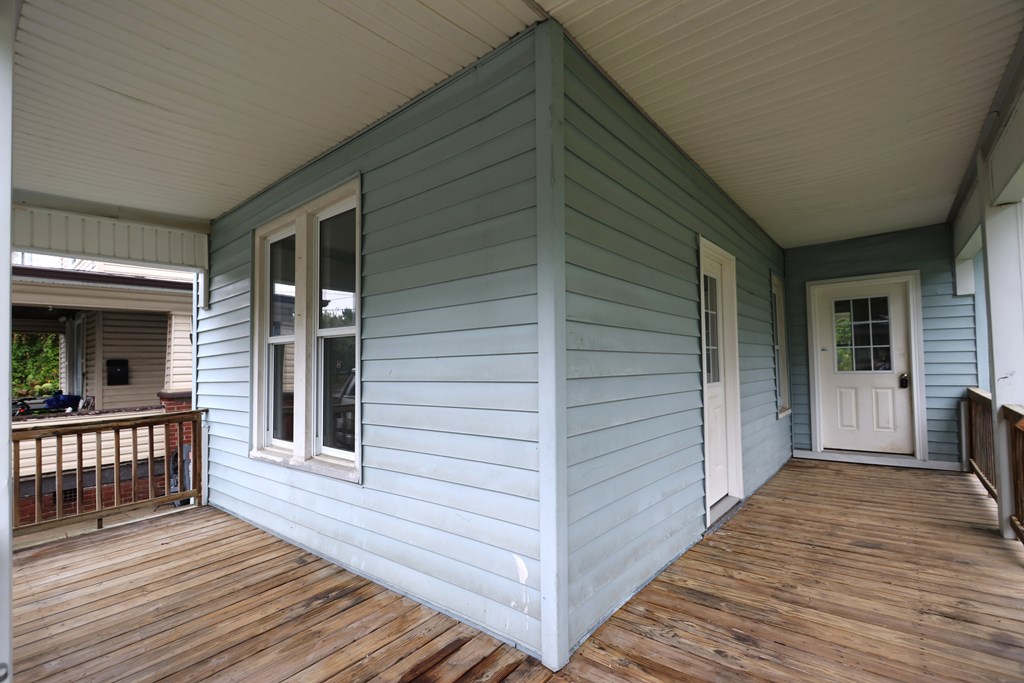 282 W Fifth Street, Mansfield, Ohio 44903, 3 Bedrooms Bedrooms, ,2 BathroomsBathrooms,Residential,For Sale,Fifth Street,9069536