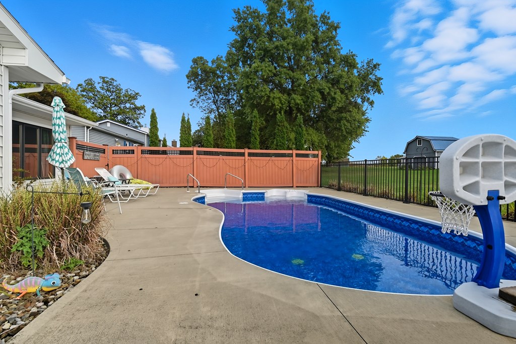 1465 Oakridge Drive, Bucyrus, Ohio 44820, 3 Bedrooms Bedrooms, ,2 BathroomsBathrooms,Residential,For Sale,Oakridge Drive,9069551 1465 Oakridge Drive, Bucyrus, Ohio 44820, 3 Bedrooms Bedrooms, ,2 BathroomsBathrooms,Residential,For Sale,Oakridge Drive,9069551