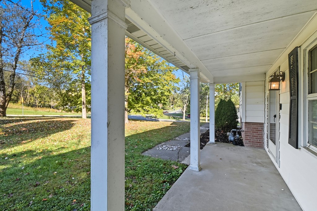 1689 Middle Bellville Road, Mansfield, Ohio 44904, 4 Bedrooms Bedrooms, ,2 BathroomsBathrooms,Residential,For Sale,Middle Bellville Road,9069561