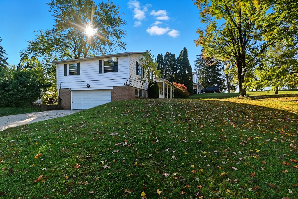 1689 Middle Bellville Road, Mansfield, Ohio 44904, 4 Bedrooms Bedrooms, ,2 BathroomsBathrooms,Residential,For Sale,Middle Bellville Road,9069561
