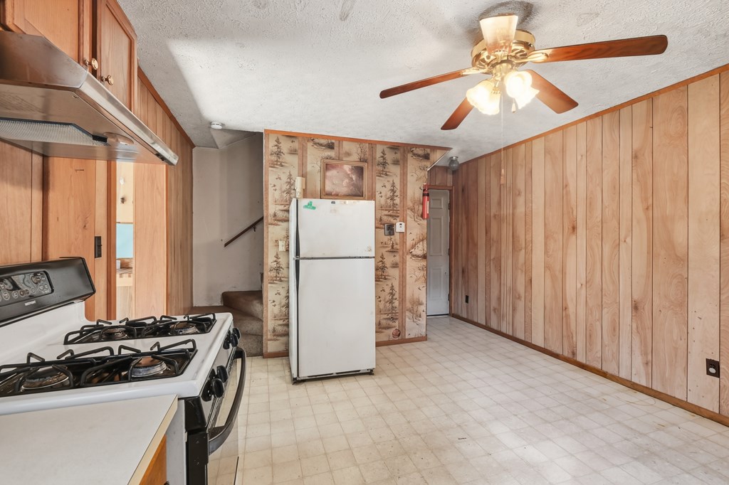 226 First Avenue, Galion, Ohio 44833, 3 Bedrooms Bedrooms, ,1 BathroomBathrooms,Residential,For Sale,First Avenue,9069567