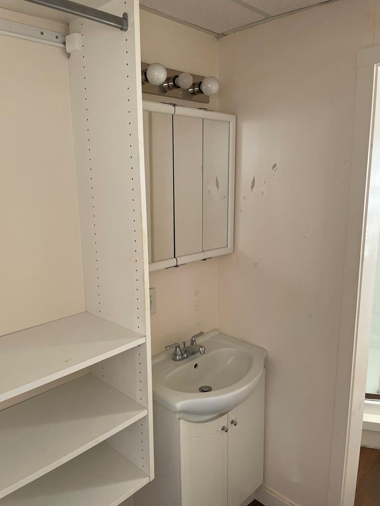 304 Esley Lane, Mansfield, Ohio 44905, 6 Bedrooms Bedrooms, ,Residential Income,For Sale,Esley Lane,9069577