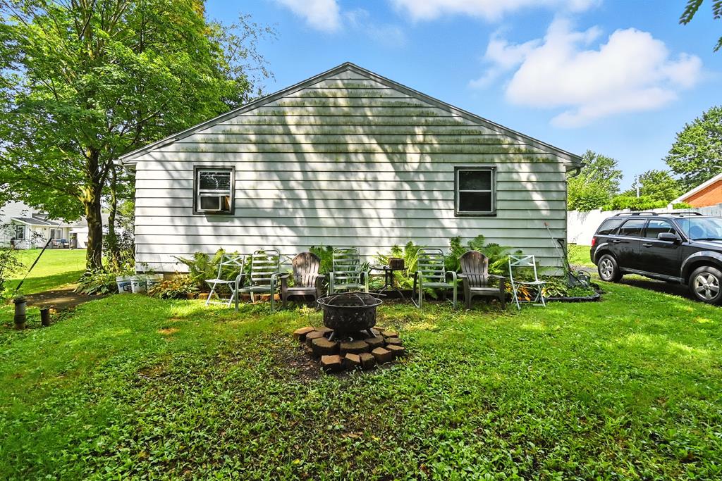 304 Esley Lane, Mansfield, Ohio 44905, 6 Bedrooms Bedrooms, ,Residential Income,For Sale,Esley Lane,9069577