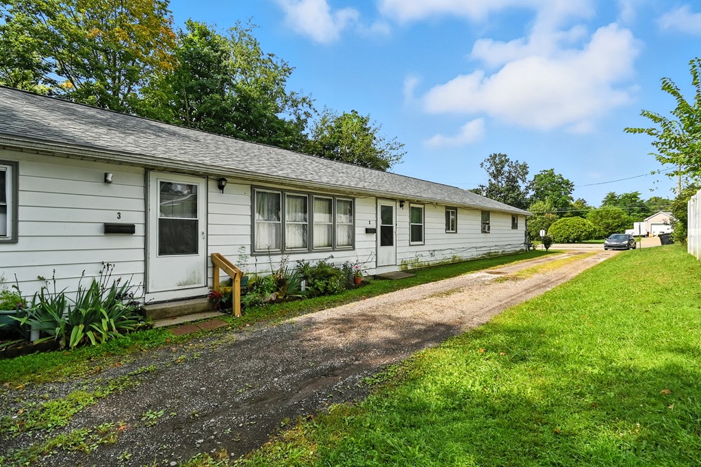 304 Esley Lane, Mansfield, Ohio 44905, 6 Bedrooms Bedrooms, ,Residential Income,For Sale,Esley Lane,9069577
