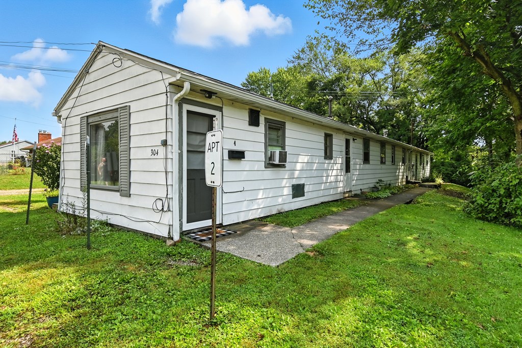 304 Esley Lane, Mansfield, Ohio 44905, 6 Bedrooms Bedrooms, ,Residential Income,For Sale,Esley Lane,9069577