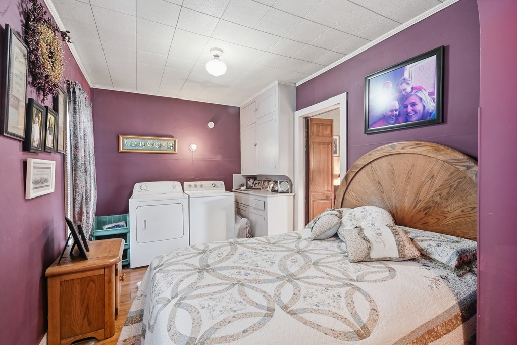 418 Gill Avenue, Galion, Ohio 44833, 5 Bedrooms Bedrooms, ,2 BathroomsBathrooms,Residential,For Sale,Gill Avenue,9069578