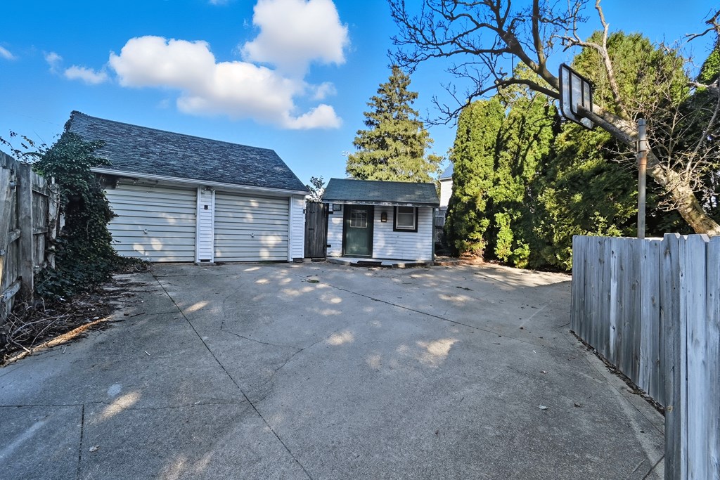 418 Gill Avenue, Galion, Ohio 44833, 5 Bedrooms Bedrooms, ,2 BathroomsBathrooms,Residential,For Sale,Gill Avenue,9069578