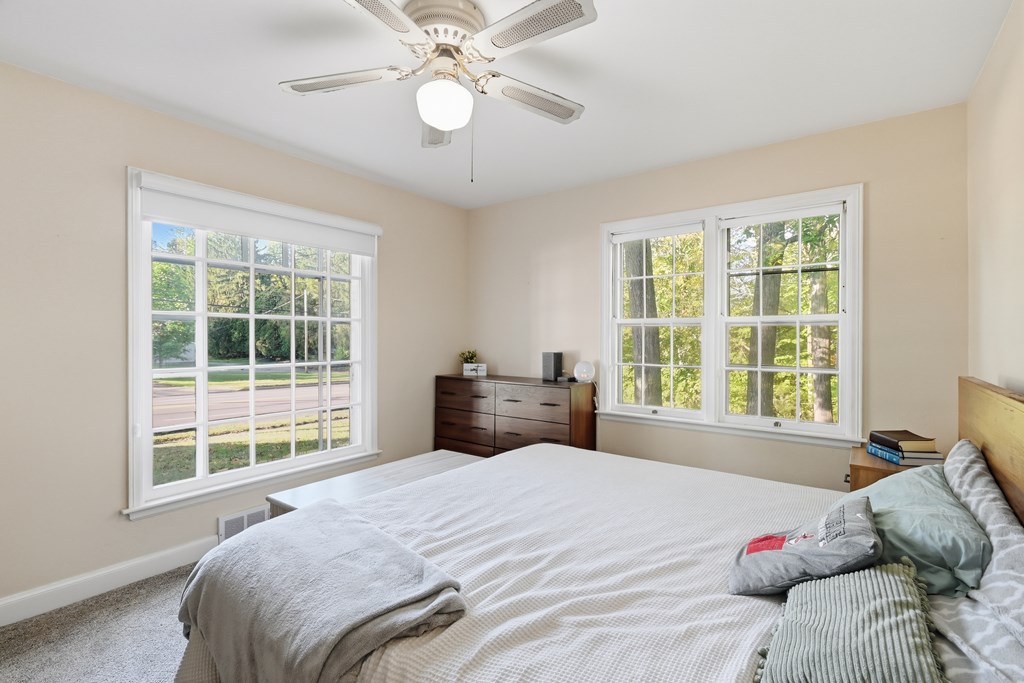 220 W Cook Road, Mansfield, Ohio 44907, 3 Bedrooms Bedrooms, ,1 BathroomBathrooms,Residential,For Sale,Cook Road,9069599