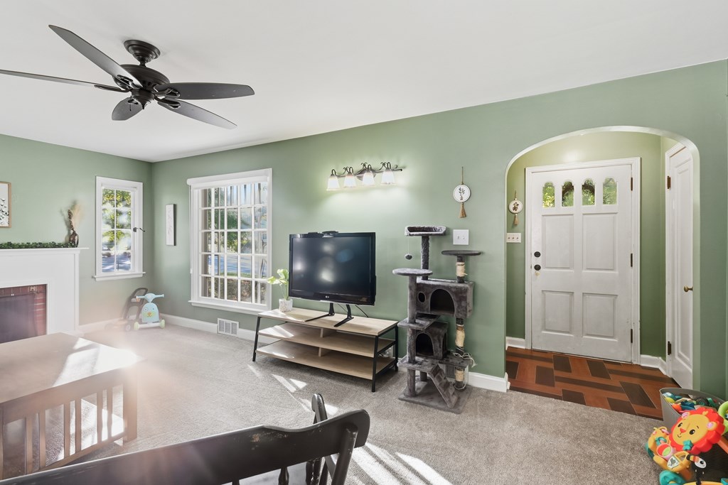 220 W Cook Road, Mansfield, Ohio 44907, 3 Bedrooms Bedrooms, ,1 BathroomBathrooms,Residential,For Sale,Cook Road,9069599