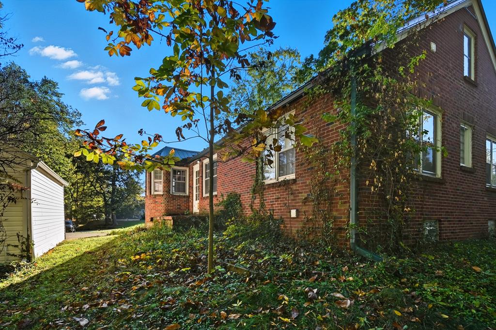 220 W Cook Road, Mansfield, Ohio 44907, 3 Bedrooms Bedrooms, ,1 BathroomBathrooms,Residential,For Sale,Cook Road,9069599