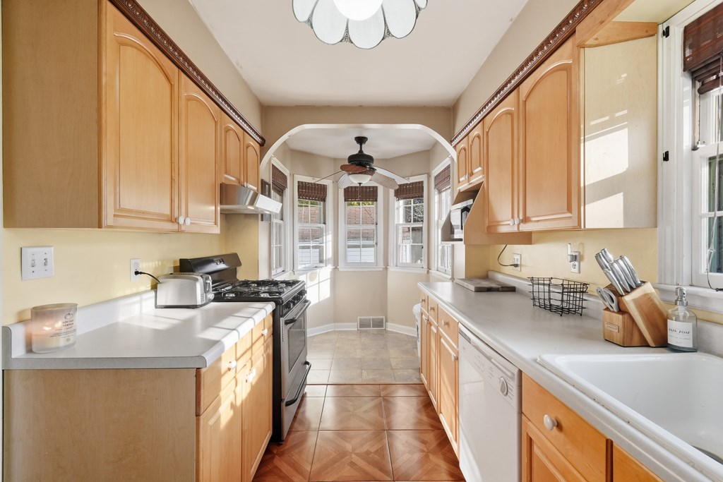 220 W Cook Road, Mansfield, Ohio 44907, 3 Bedrooms Bedrooms, ,1 BathroomBathrooms,Residential,For Sale,Cook Road,9069599