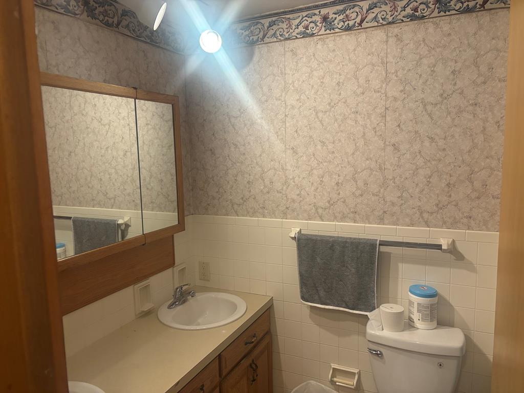 147 Wimbledon Drive, Mansfield, Ohio 44906, 3 Bedrooms Bedrooms, ,1 BathroomBathrooms,Residential,For Sale,Wimbledon Drive,9069608