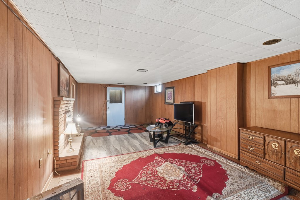 147 Wimbledon Drive, Mansfield, Ohio 44906, 3 Bedrooms Bedrooms, ,1 BathroomBathrooms,Residential,For Sale,Wimbledon Drive,9069608