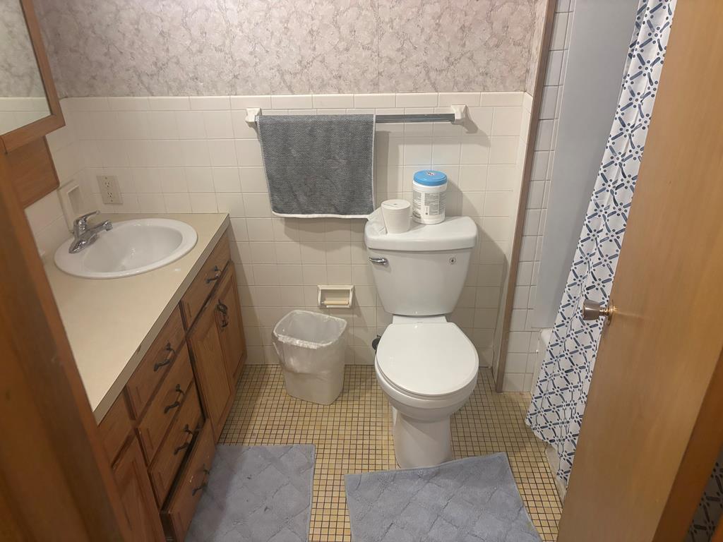 147 Wimbledon Drive, Mansfield, Ohio 44906, 3 Bedrooms Bedrooms, ,1 BathroomBathrooms,Residential,For Sale,Wimbledon Drive,9069608