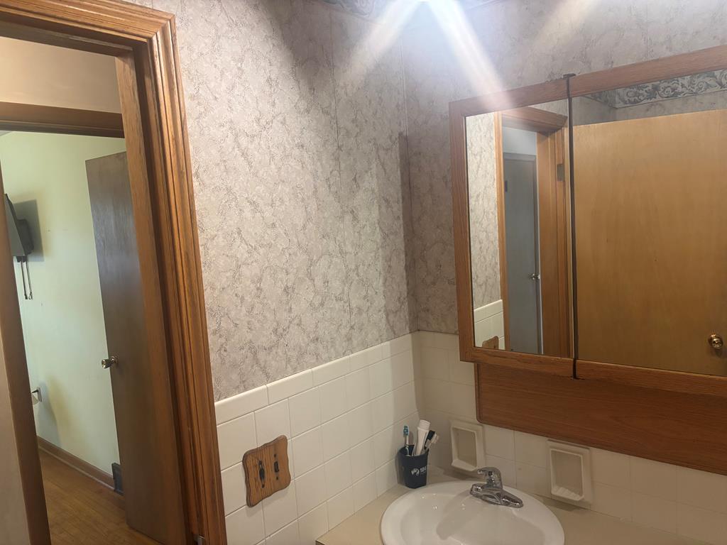 147 Wimbledon Drive, Mansfield, Ohio 44906, 3 Bedrooms Bedrooms, ,1 BathroomBathrooms,Residential,For Sale,Wimbledon Drive,9069608