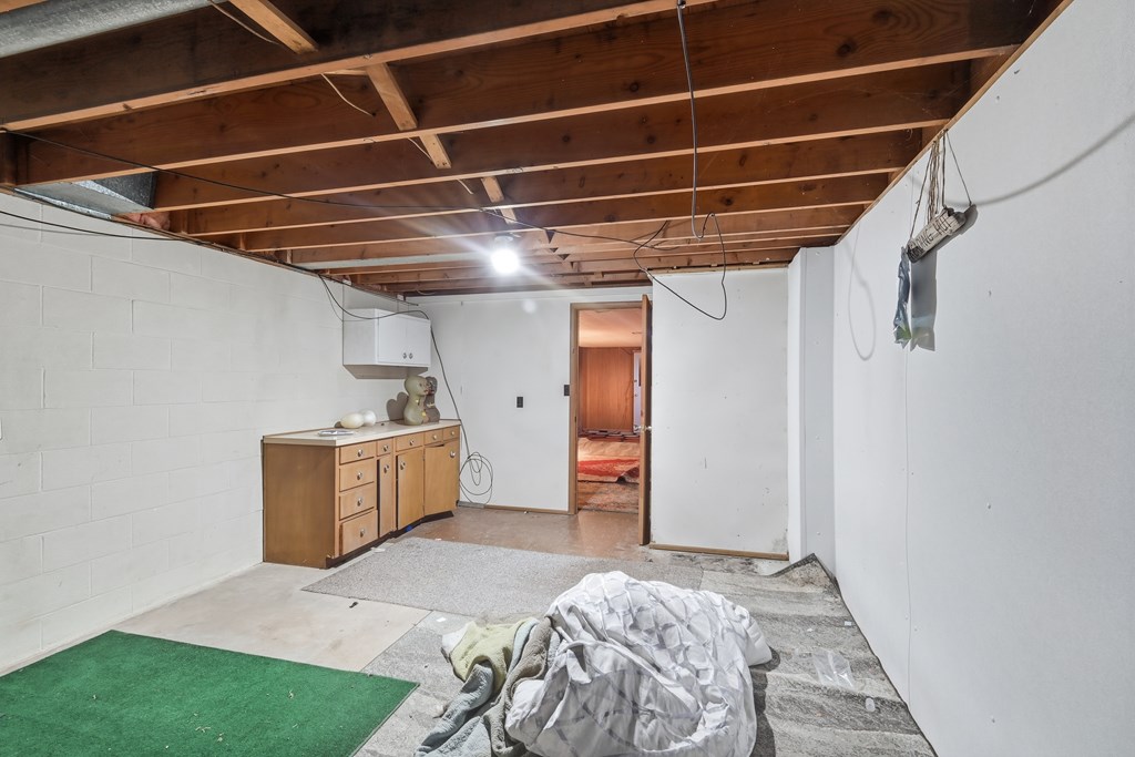 147 Wimbledon Drive, Mansfield, Ohio 44906, 3 Bedrooms Bedrooms, ,1 BathroomBathrooms,Residential,For Sale,Wimbledon Drive,9069608