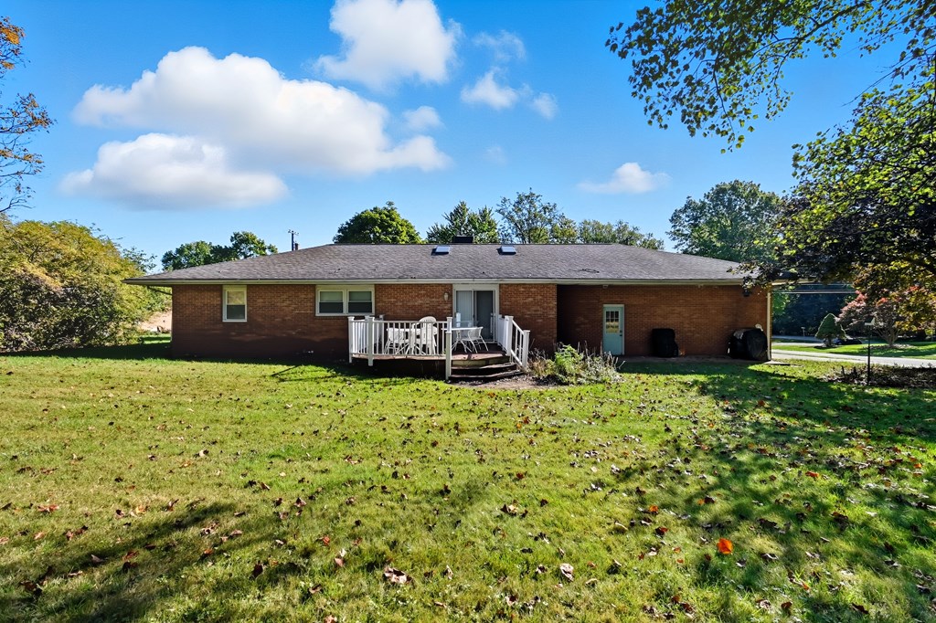 147 Wimbledon Drive, Mansfield, Ohio 44906, 3 Bedrooms Bedrooms, ,1 BathroomBathrooms,Residential,For Sale,Wimbledon Drive,9069608