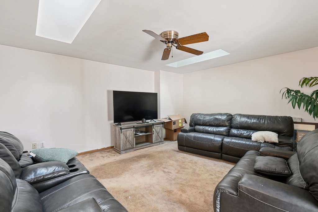 147 Wimbledon Drive, Mansfield, Ohio 44906, 3 Bedrooms Bedrooms, ,1 BathroomBathrooms,Residential,For Sale,Wimbledon Drive,9069608