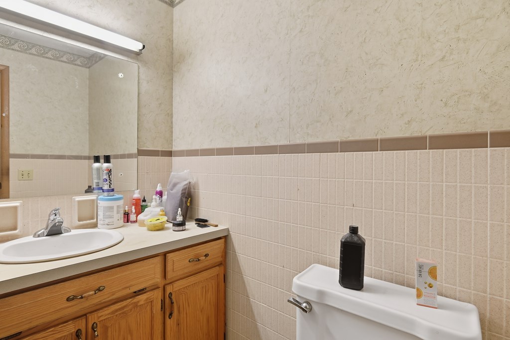 147 Wimbledon Drive, Mansfield, Ohio 44906, 3 Bedrooms Bedrooms, ,1 BathroomBathrooms,Residential,For Sale,Wimbledon Drive,9069608