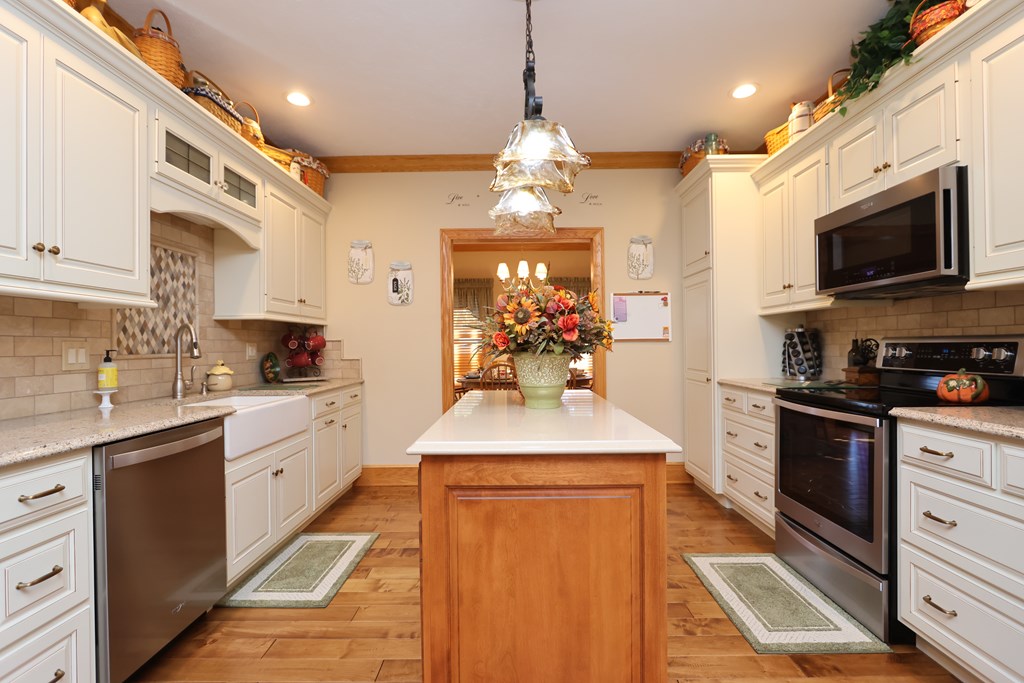 230 Clare Road, Mansfield, Ohio 44906, 4 Bedrooms Bedrooms, ,2 BathroomsBathrooms,Residential,For Sale,Clare Road,9069632