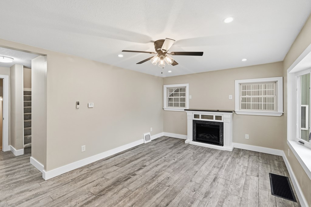 174 W Main Street, Lucas, Ohio 44843, 3 Bedrooms Bedrooms, ,2 BathroomsBathrooms,Residential,For Sale,Main Street,9069634 174 W Main Street, Lucas, Ohio 44843, 3 Bedrooms Bedrooms, ,2 BathroomsBathrooms,Residential,For Sale,Main Street,9069634