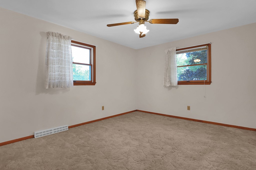 400 James Avenue, Mansfield, Ohio 44907, 3 Bedrooms Bedrooms, ,1 BathroomBathrooms,Residential,For Sale,James Avenue,9069640