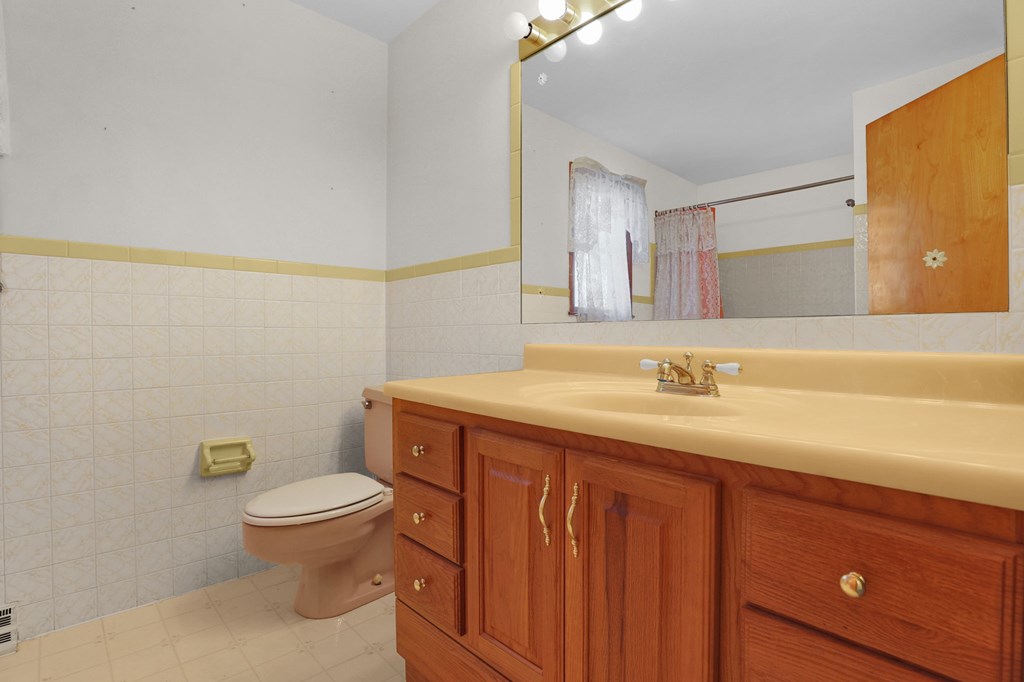 400 James Avenue, Mansfield, Ohio 44907, 3 Bedrooms Bedrooms, ,1 BathroomBathrooms,Residential,For Sale,James Avenue,9069640