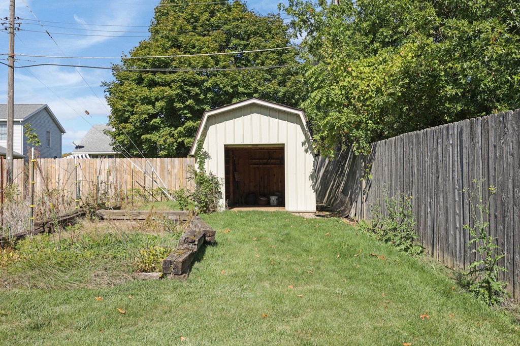 400 James Avenue, Mansfield, Ohio 44907, 3 Bedrooms Bedrooms, ,1 BathroomBathrooms,Residential,For Sale,James Avenue,9069640