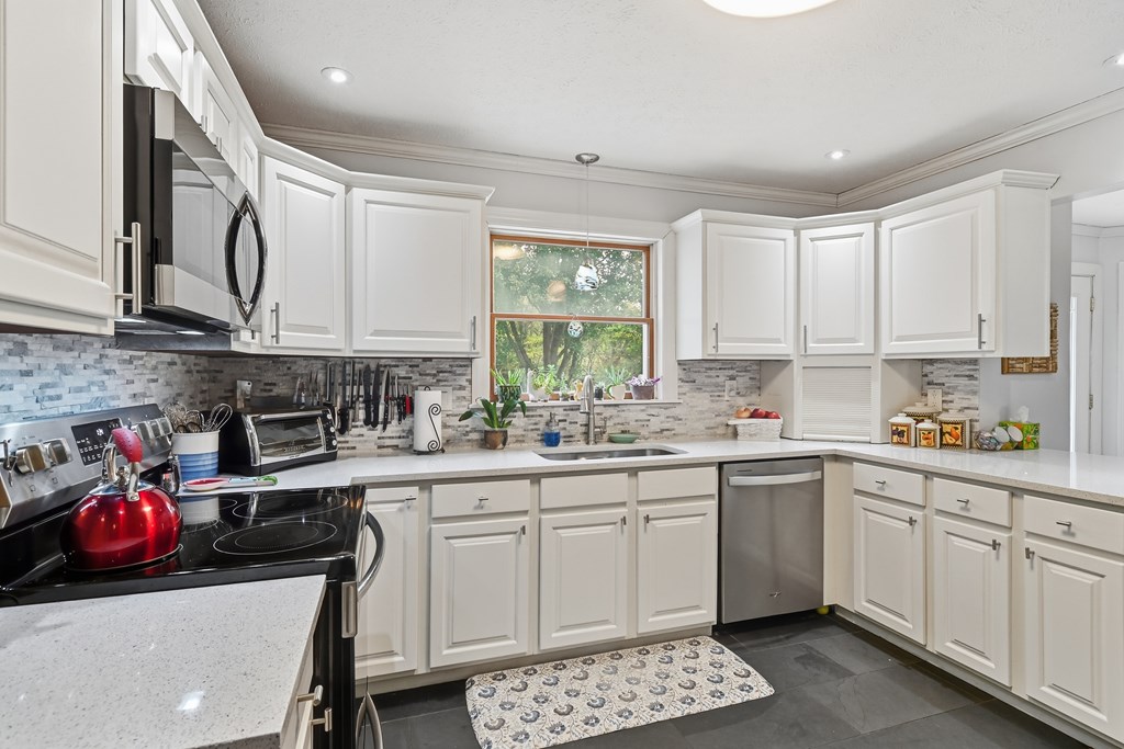 2631 Bell Road, Mansfield, Ohio 44904, 4 Bedrooms Bedrooms, ,2 BathroomsBathrooms,Residential,For Sale,Bell Road,9069648