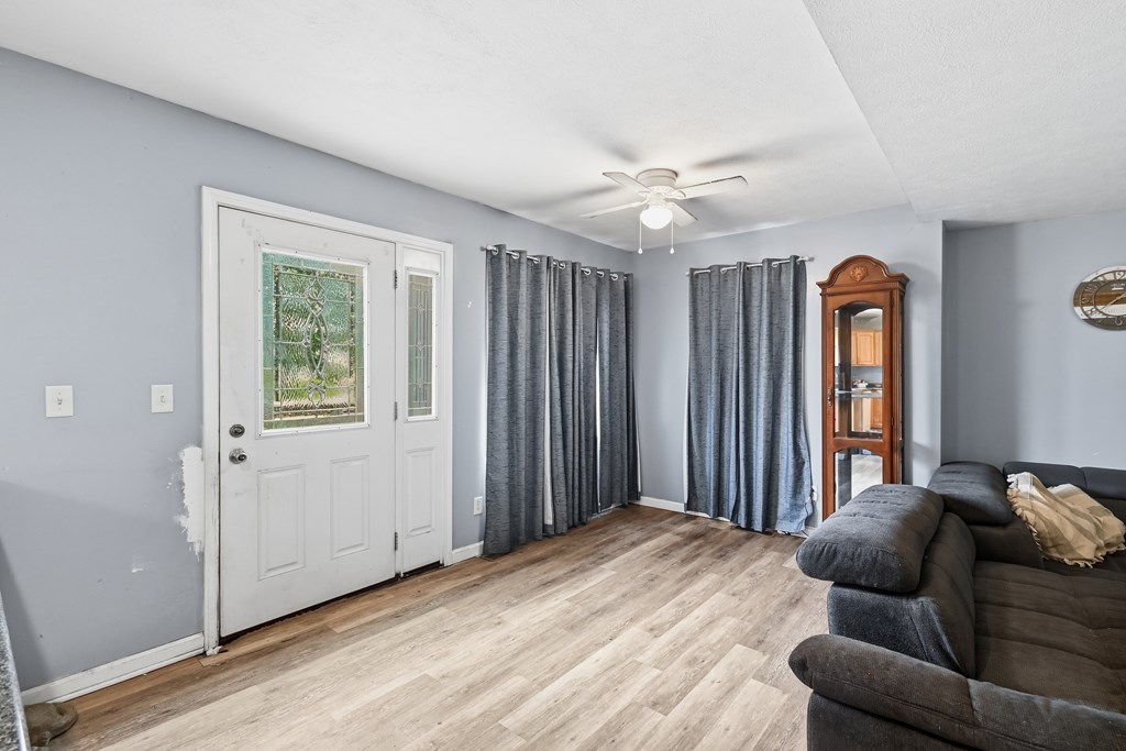 641 Averill Avenue, Mansfield, Ohio 44906, 3 Bedrooms Bedrooms, ,1 BathroomBathrooms,Residential,For Sale,Averill Avenue,9069653 641 Averill Avenue, Mansfield, Ohio 44906, 3 Bedrooms Bedrooms, ,1 BathroomBathrooms,Residential,For Sale,Averill Avenue,9069653