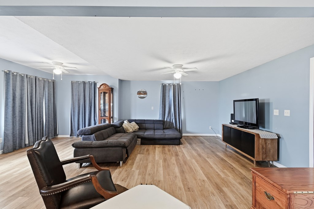 641 Averill Avenue, Mansfield, Ohio 44906, 3 Bedrooms Bedrooms, ,1 BathroomBathrooms,Residential,For Sale,Averill Avenue,9069653 641 Averill Avenue, Mansfield, Ohio 44906, 3 Bedrooms Bedrooms, ,1 BathroomBathrooms,Residential,For Sale,Averill Avenue,9069653