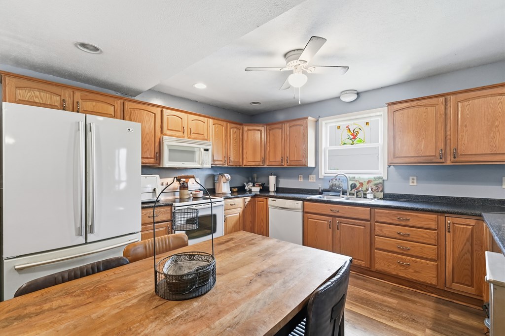 641 Averill Avenue, Mansfield, Ohio 44906, 3 Bedrooms Bedrooms, ,1 BathroomBathrooms,Residential,For Sale,Averill Avenue,9069653 641 Averill Avenue, Mansfield, Ohio 44906, 3 Bedrooms Bedrooms, ,1 BathroomBathrooms,Residential,For Sale,Averill Avenue,9069653