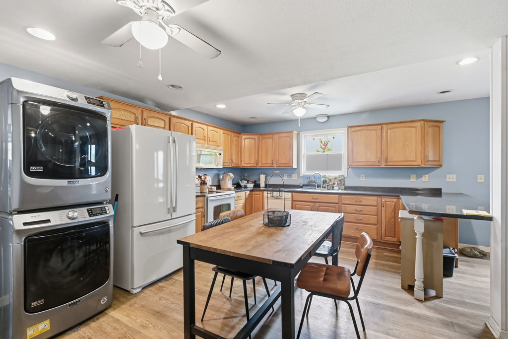 641 Averill Avenue, Mansfield, Ohio 44906, 3 Bedrooms Bedrooms, ,1 BathroomBathrooms,Residential,For Sale,Averill Avenue,9069653 641 Averill Avenue, Mansfield, Ohio 44906, 3 Bedrooms Bedrooms, ,1 BathroomBathrooms,Residential,For Sale,Averill Avenue,9069653