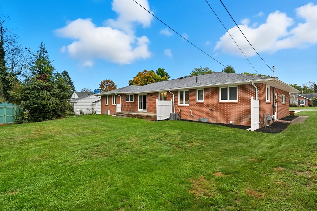 650 Brae Burn Road, Mansfield, Ohio 44907, 3 Bedrooms Bedrooms, ,1 BathroomBathrooms,Residential,For Sale,Brae Burn Road,9069654 650 Brae Burn Road, Mansfield, Ohio 44907, 3 Bedrooms Bedrooms, ,1 BathroomBathrooms,Residential,For Sale,Brae Burn Road,9069654