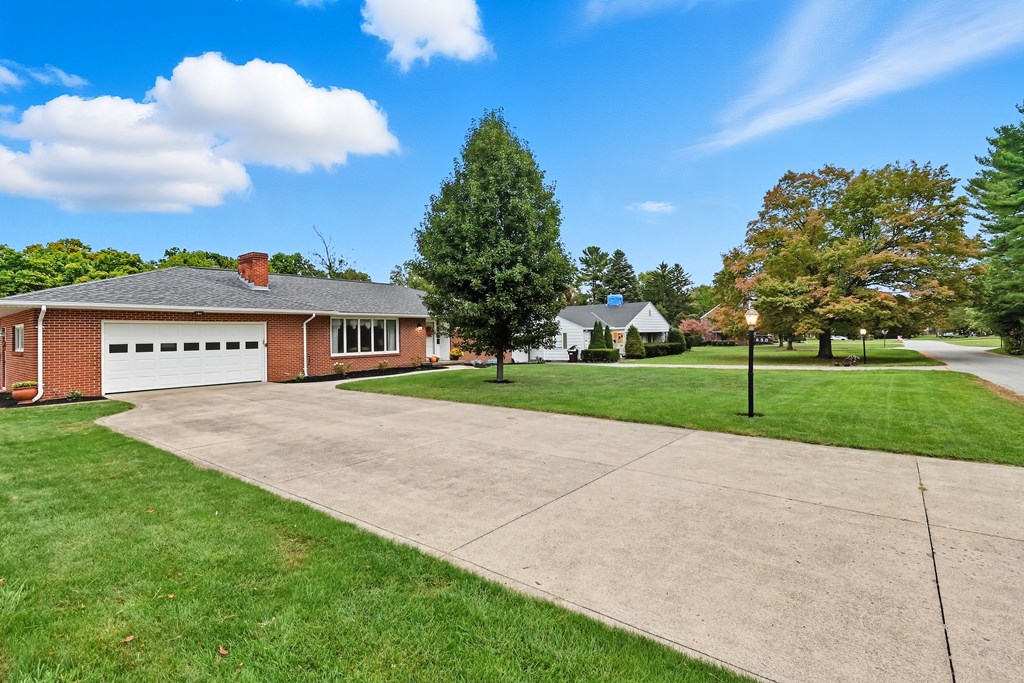 650 Brae Burn Road, Mansfield, Ohio 44907, 3 Bedrooms Bedrooms, ,1 BathroomBathrooms,Residential,For Sale,Brae Burn Road,9069654 650 Brae Burn Road, Mansfield, Ohio 44907, 3 Bedrooms Bedrooms, ,1 BathroomBathrooms,Residential,For Sale,Brae Burn Road,9069654