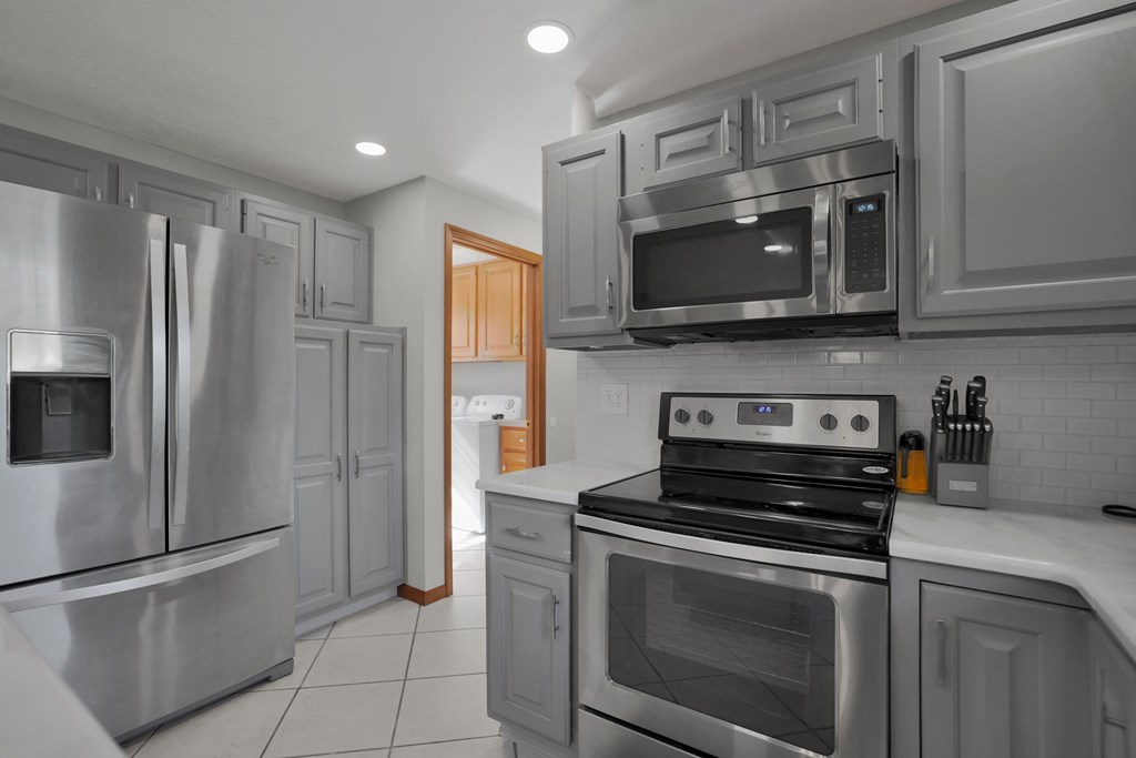 552 Bennington Drive, Mansfield, Ohio 44904, 4 Bedrooms Bedrooms, ,2 BathroomsBathrooms,Residential,For Sale,Bennington Drive,9069668