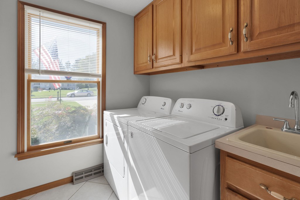 552 Bennington Drive, Mansfield, Ohio 44904, 4 Bedrooms Bedrooms, ,2 BathroomsBathrooms,Residential,For Sale,Bennington Drive,9069668
