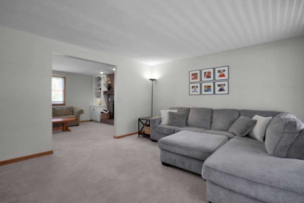 552 Bennington Drive, Mansfield, Ohio 44904, 4 Bedrooms Bedrooms, ,2 BathroomsBathrooms,Residential,For Sale,Bennington Drive,9069668