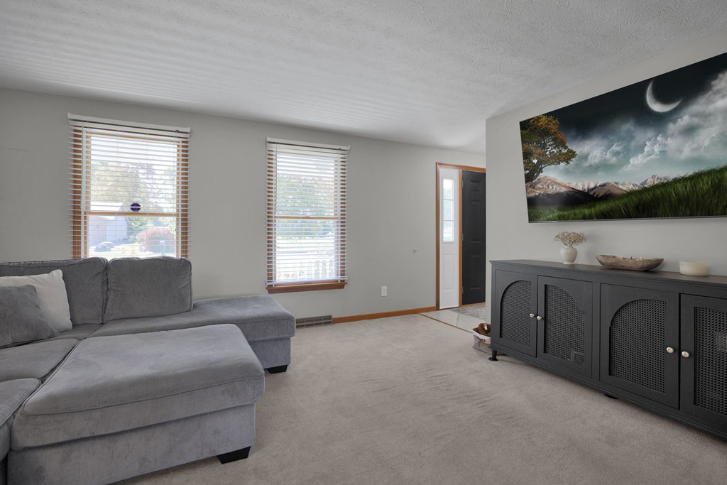 552 Bennington Drive, Mansfield, Ohio 44904, 4 Bedrooms Bedrooms, ,2 BathroomsBathrooms,Residential,For Sale,Bennington Drive,9069668