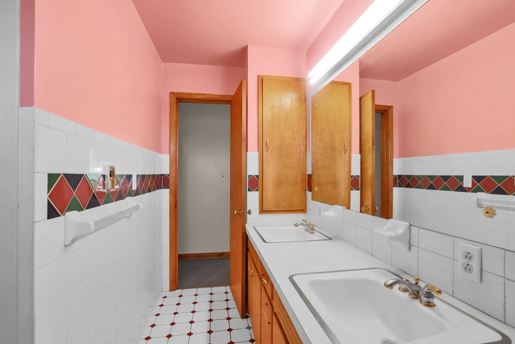 2331 Fleming Falls Road, Mansfield, Ohio 44903, 3 Bedrooms Bedrooms, ,2 BathroomsBathrooms,Residential,For Sale,Fleming Falls Road,9069674