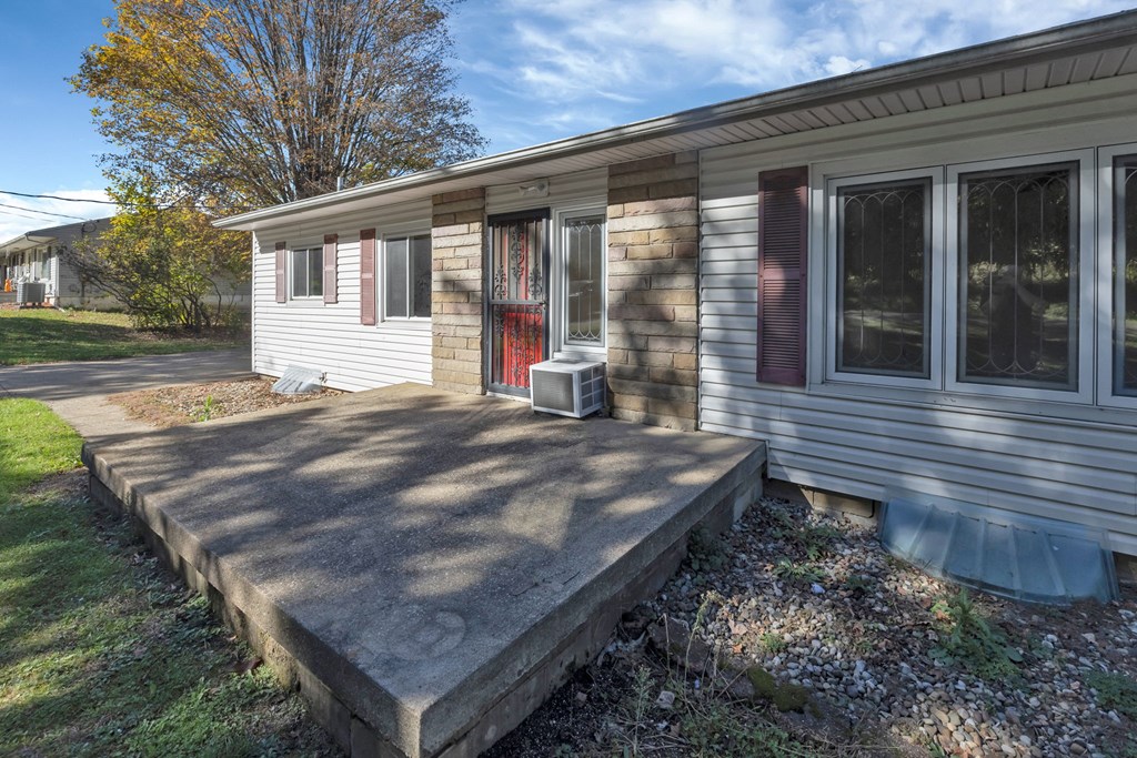 2331 Fleming Falls Road, Mansfield, Ohio 44903, 3 Bedrooms Bedrooms, ,2 BathroomsBathrooms,Residential,For Sale,Fleming Falls Road,9069674