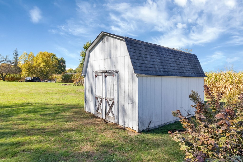 2331 Fleming Falls Road, Mansfield, Ohio 44903, 3 Bedrooms Bedrooms, ,2 BathroomsBathrooms,Residential,For Sale,Fleming Falls Road,9069674