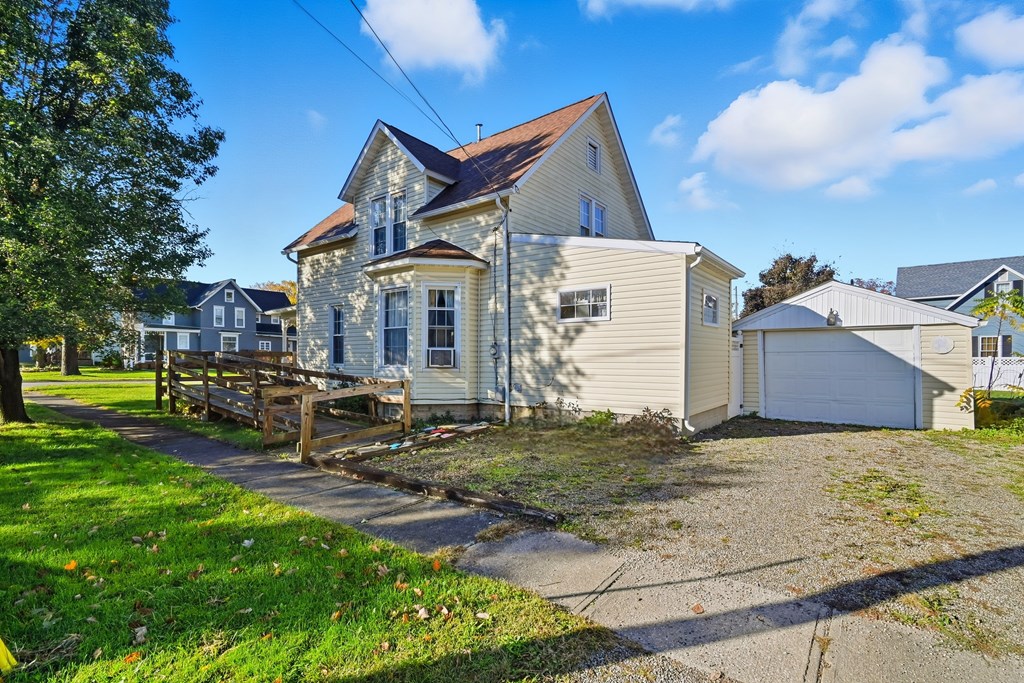 501 West Main Street, Crestline, Ohio 44827, 3 Bedrooms Bedrooms, ,1 BathroomBathrooms,Residential,For Sale,West Main Street,9069696 501 West Main Street, Crestline, Ohio 44827, 3 Bedrooms Bedrooms, ,1 BathroomBathrooms,Residential,For Sale,West Main Street,9069696