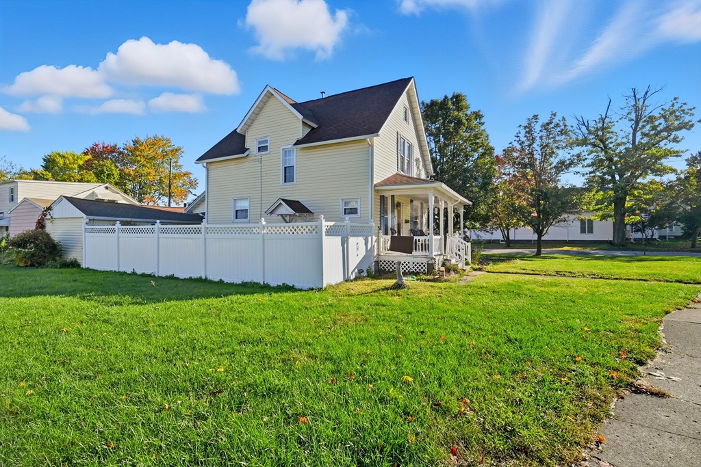 501 West Main Street, Crestline, Ohio 44827, 3 Bedrooms Bedrooms, ,1 BathroomBathrooms,Residential,For Sale,West Main Street,9069696 501 West Main Street, Crestline, Ohio 44827, 3 Bedrooms Bedrooms, ,1 BathroomBathrooms,Residential,For Sale,West Main Street,9069696
