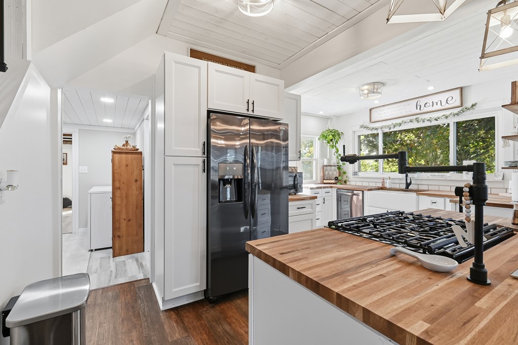 1421 N State Route 18, Republic, Ohio 44867, 5 Bedrooms Bedrooms, ,2 BathroomsBathrooms,Residential,For Sale,State Route 18,9069706 1421 N State Route 18, Republic, Ohio 44867, 5 Bedrooms Bedrooms, ,2 BathroomsBathrooms,Residential,For Sale,State Route 18,9069706