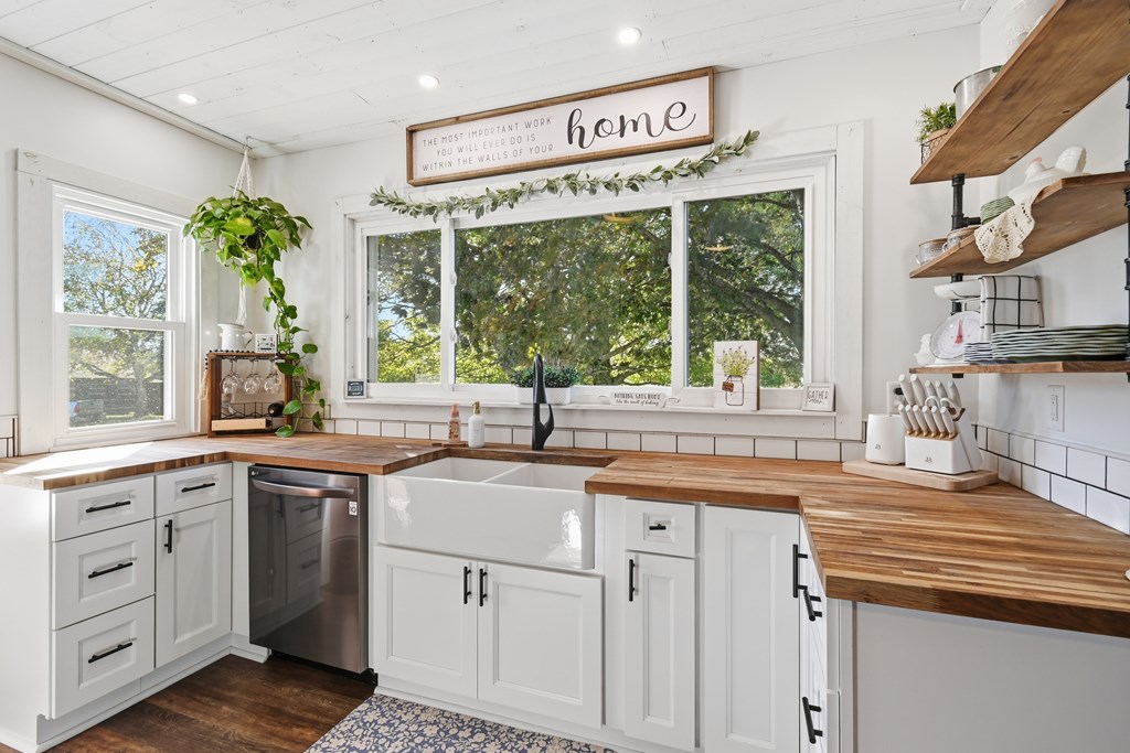 1421 N State Route 18, Republic, Ohio 44867, 5 Bedrooms Bedrooms, ,2 BathroomsBathrooms,Residential,For Sale,State Route 18,9069706 1421 N State Route 18, Republic, Ohio 44867, 5 Bedrooms Bedrooms, ,2 BathroomsBathrooms,Residential,For Sale,State Route 18,9069706