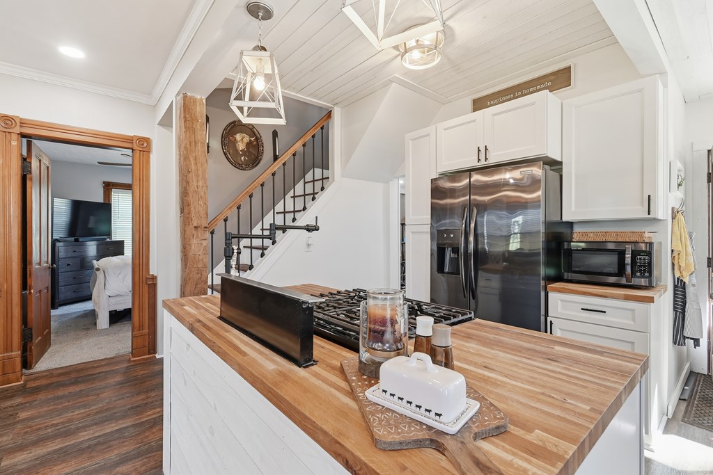 1421 N State Route 18, Republic, Ohio 44867, 5 Bedrooms Bedrooms, ,2 BathroomsBathrooms,Residential,For Sale,State Route 18,9069706 1421 N State Route 18, Republic, Ohio 44867, 5 Bedrooms Bedrooms, ,2 BathroomsBathrooms,Residential,For Sale,State Route 18,9069706